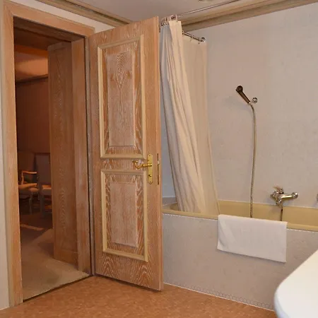 Drachenburg&waaghaus Hotel 3*